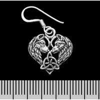 Серьга-крючок Сердце (волки и трикветр) (серебро, 925 проба) Изображение