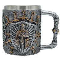 Кружка Римский шлем на щите с мечами (cup-046) Изображение