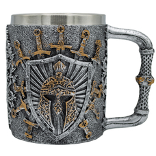 Кружка Римский шлем на щите с мечами (cup-046) Изображение