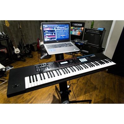 Синтезатор Roland Juno-DS76 Изображение