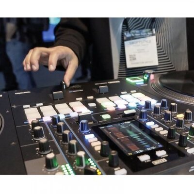 DJ-микшер Rane DJ SEVENTYTWO Изображение