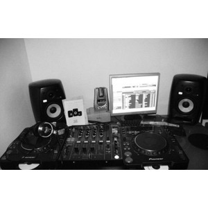 Студийный монитор KRK VXT4 Изображение