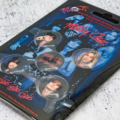 Подарочный набор значков MOTLEY CRUE - GIRLS, GIRLS, GIRLS (iol-035) Изображение
