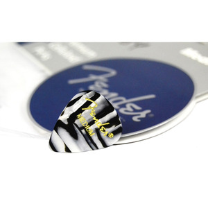 Медіатор Fender 351 Shape Premium Picks Zebra Medium Зображення