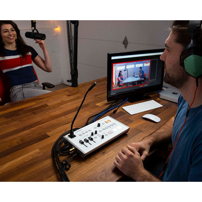 Видеомикшер Roland VR1HD Изображение