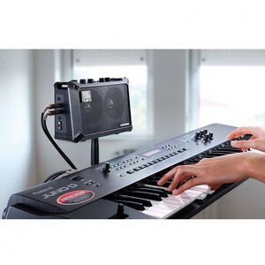 Комбоусилитель Roland Mobile Cube Изображение