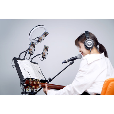 Пюпітр зі стійкою для мікрофона з підсвіткою Guitto GMS-01 Зображення