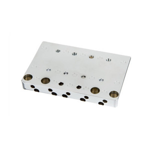 FENDER FENDER HIMASS 5-STRING BASS WIDE BRIDGE ASSEMBLY WITH ZINC SADDLES Бридж в сборе Изображение