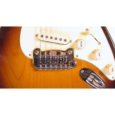 G&L LEGACY (Tobacco Sunburst, maple, 3-ply Vintage Creme). №CLF51000. Made in USA - Электрогитара Изображение