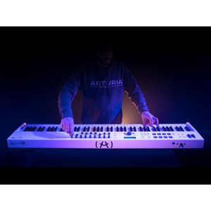 MIDI-клавиатура Arturia KeyLab Essential 88 Black Edition Изображение