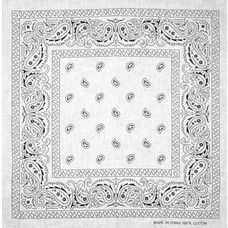 Бандана Огурцы черные на белом фоне Изображение