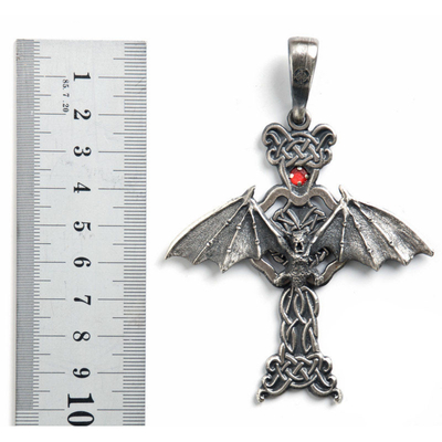Кулон готичний Демон з крилами Зображення