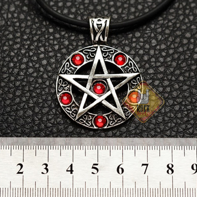 Кулон Пентаграма з червоними каменями Зображення