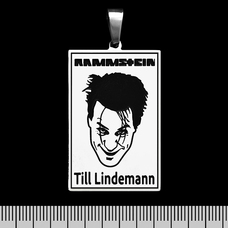 Кулон Rammstein (Till Lindemann) (ptsb-097) прямоугольный Изображение
