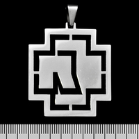 Кулон Rammstein (вырезанное лого) (ptsb-095) фигурный Изображение