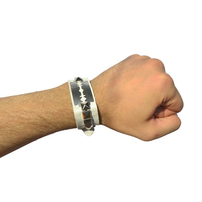 Напульсник с лезвием(белый) №5 Изображение