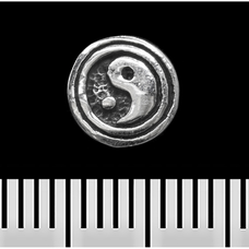 Сережка-гвоздик Їнь і Ян (срібло, 925 проба) (st-007) Зображення