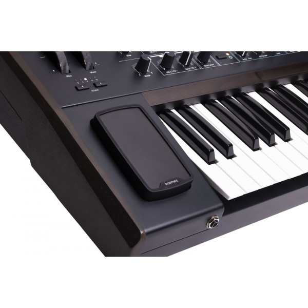 Аналоговий синтезатор Arturia PolyBrute Noir Edition 6
