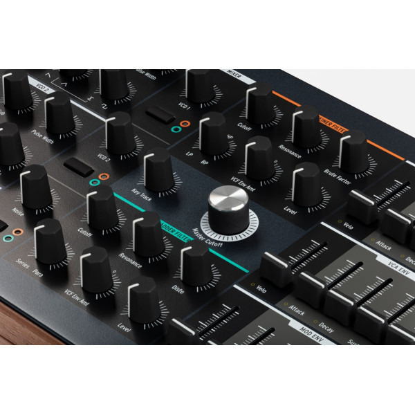 Аналоговий синтезатор Arturia PolyBrute 7