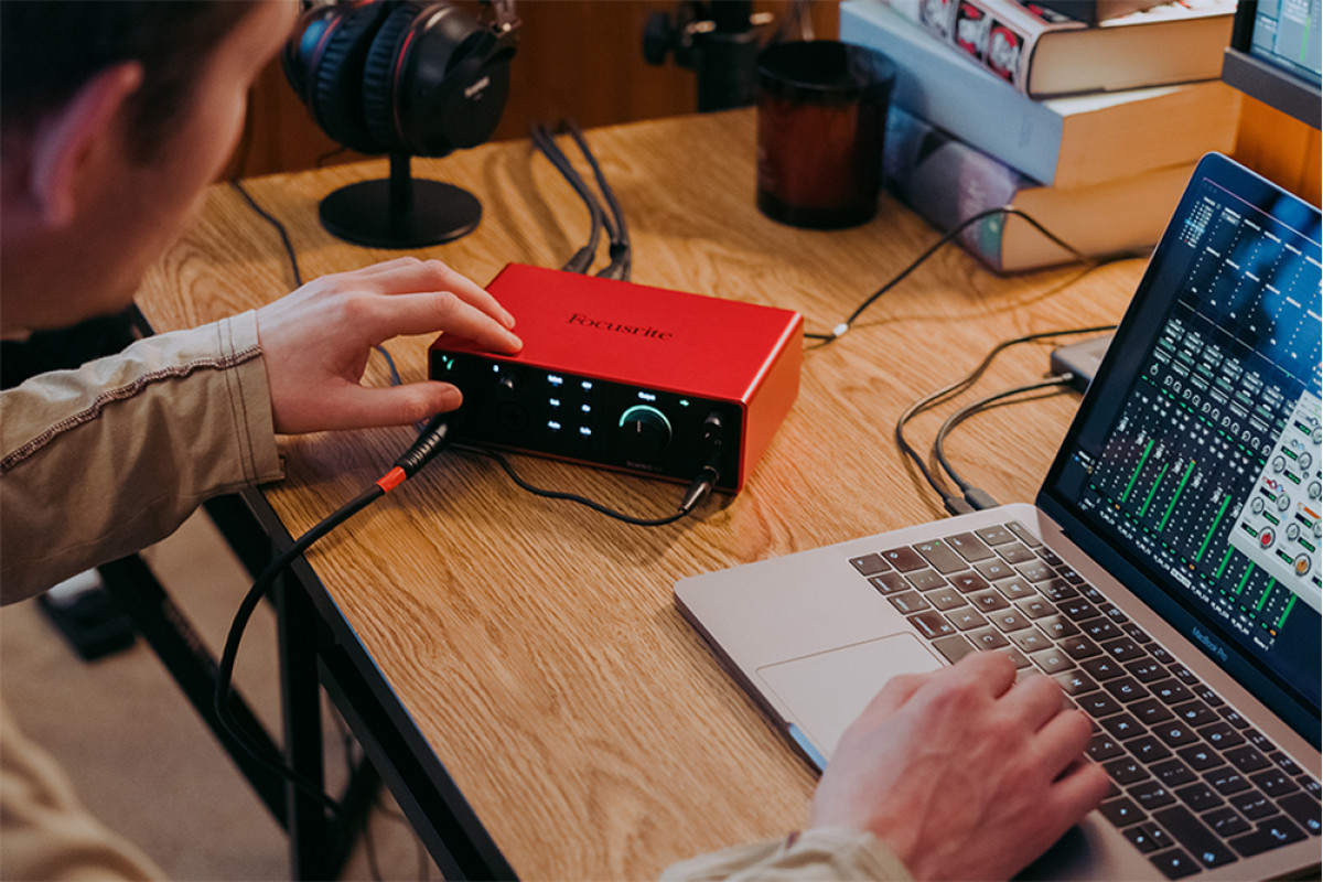 Аудиоинтерфейс FOCUSRITE Scarlett 4i4 4th Gen  4