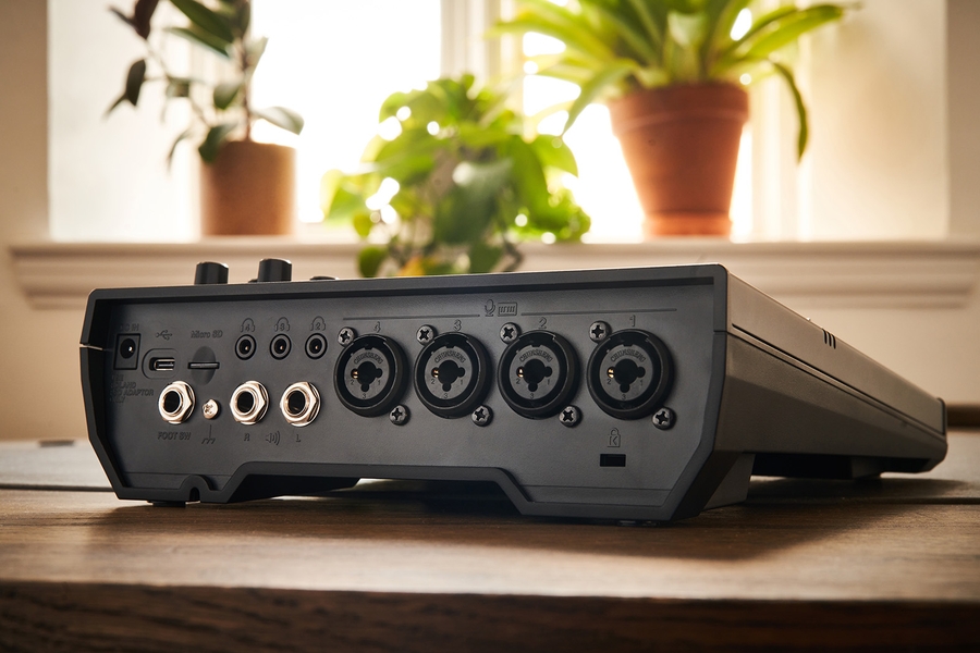 Аудио микшер для стримов Boss GIGCASTER 8 10