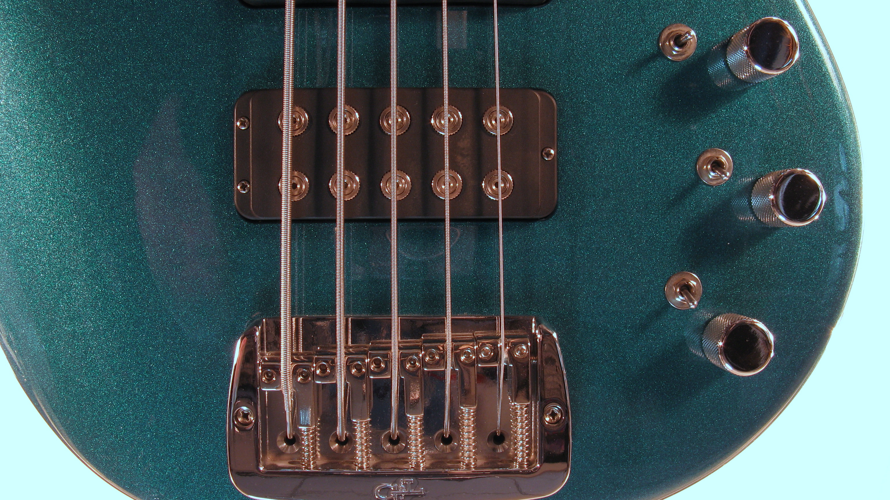 G&L L2500 FIVE STRINGS (Emerald Blue, ebony, fretless) №CLF48200. Made in USA - п'ятиструнна бас-гітара, безладна 5