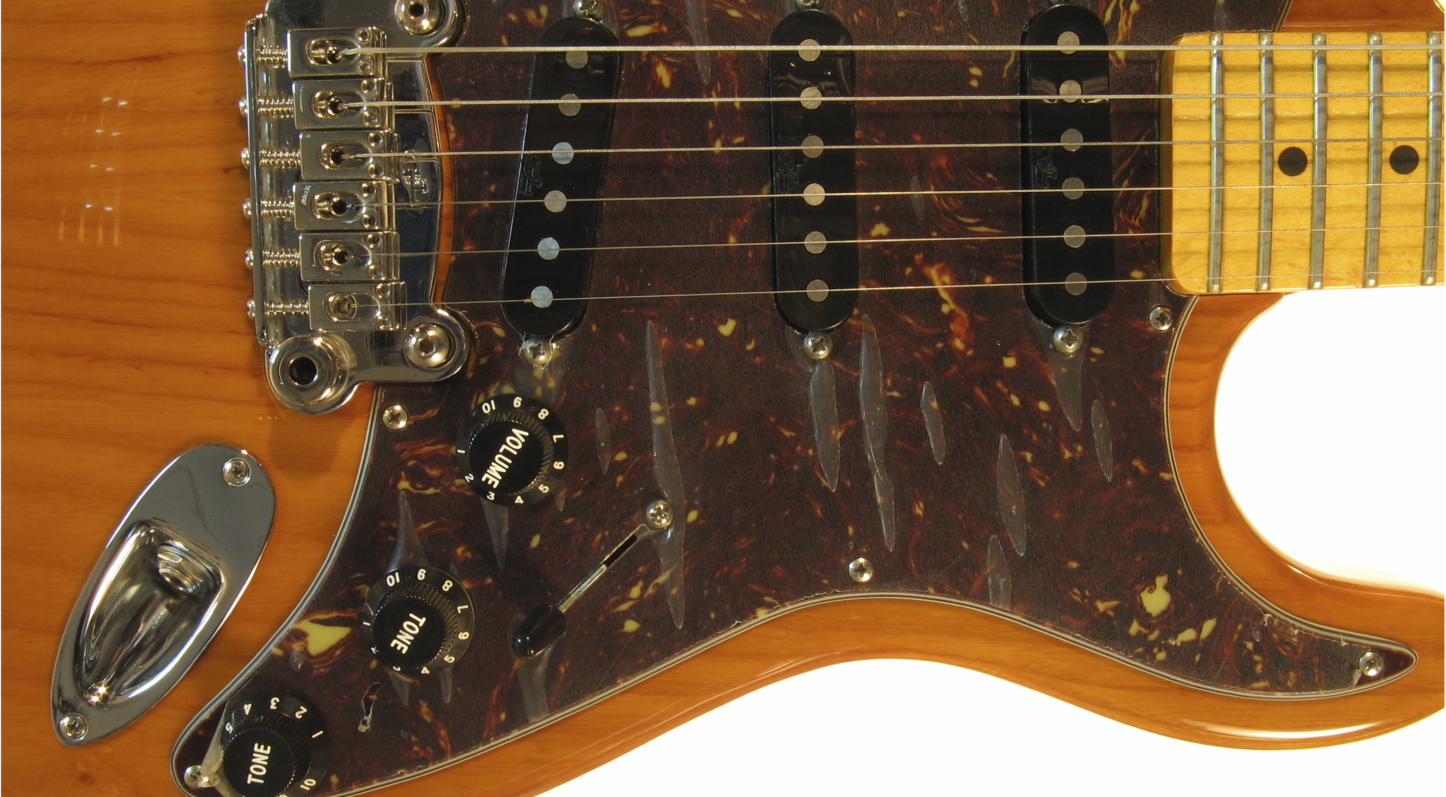 G&L LEGACY (Honey, maple, 3-ply Tortoise Shell). №CLF45546. Made in USA - Электрогитара 4