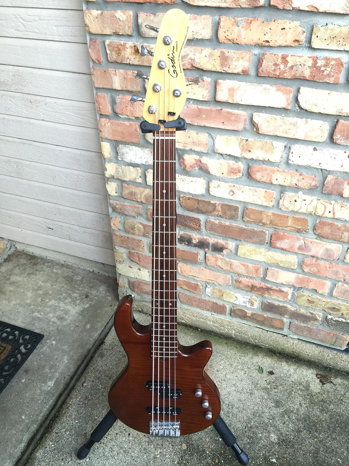 GODIN 019663 - FREEWAY 5 BASS Natural SG (Made in Canada) - п'ятиструнна бас-гітара 3