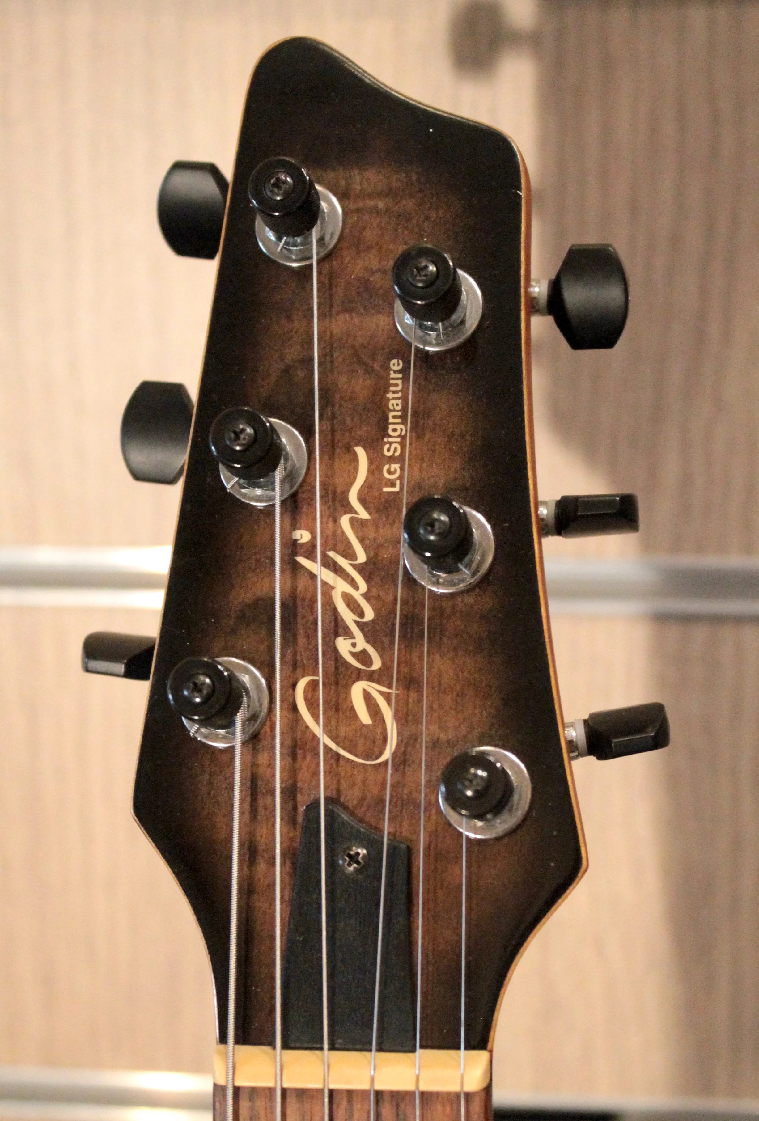 GODIN 021185 - LG SIGNATURE Trans Black Flame AA (Made in Canada) - Электрогитара 9