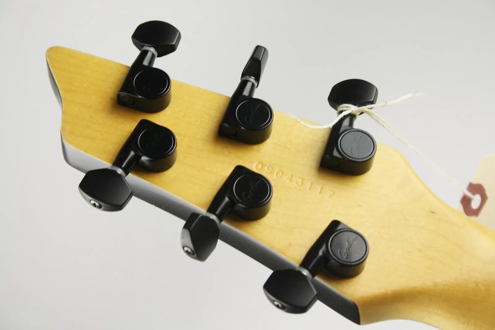 GODIN 031528 - REDLINE 1 Trans Amber Flame (Made in Canada) - Электрогитара 5