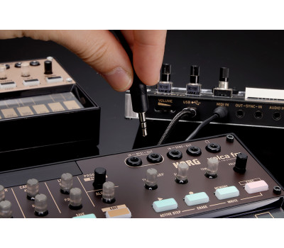  Синтезатор KORG VOLCA-FM2 4