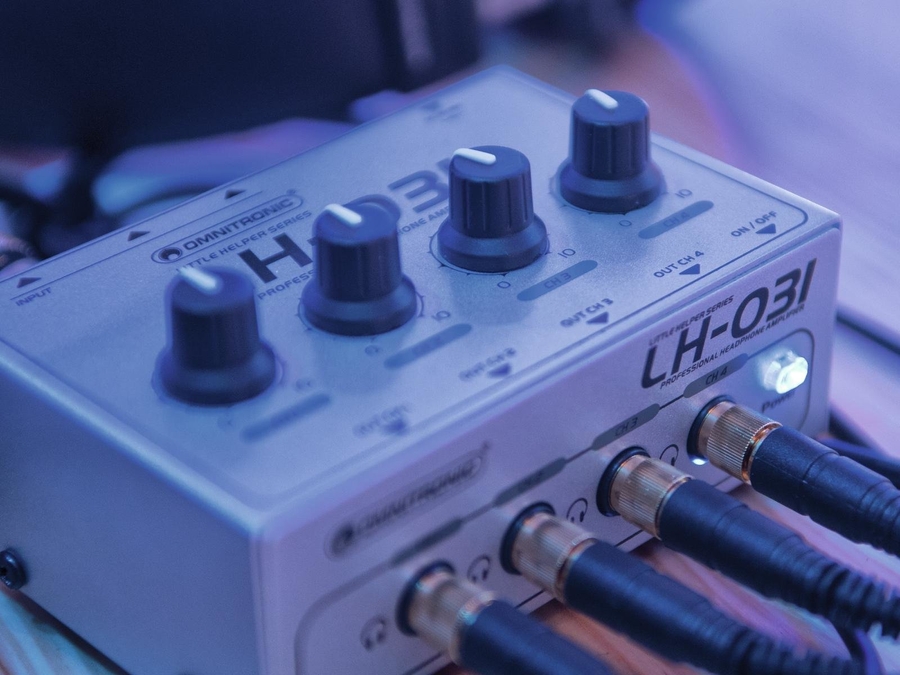 Підсилювач для навушників OMNITRONIC LH-031  9