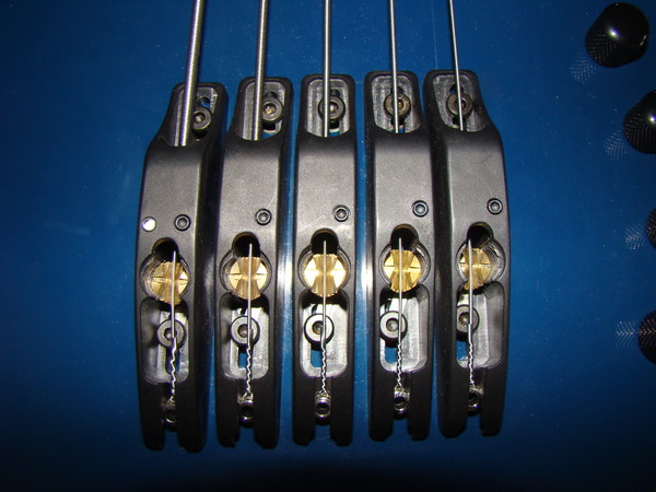 LIGHTWAVE SL- 5 Xenon Blue — п'ятиструнна бас-гітара (оптичний звукознімач) 6