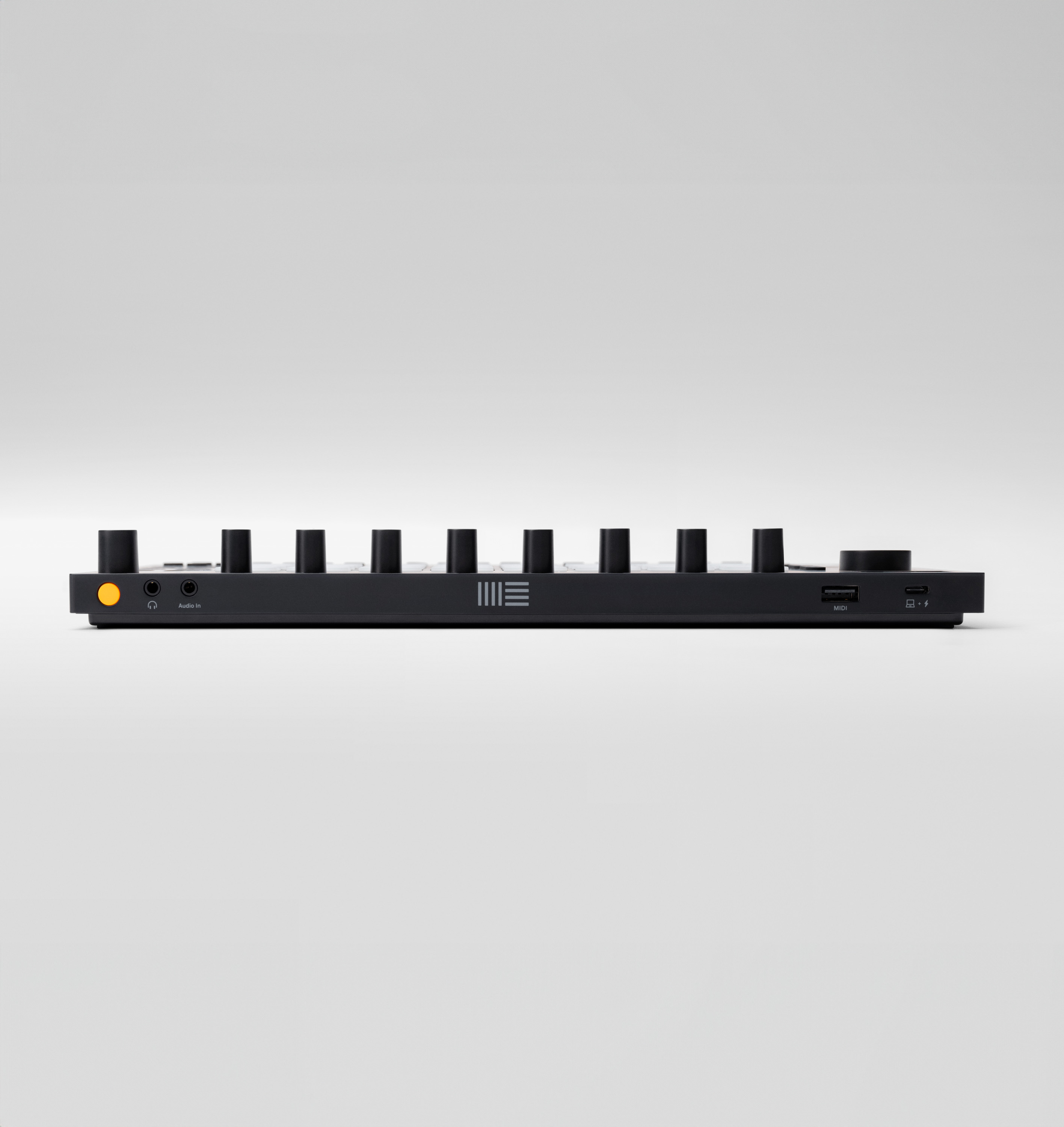 MIDI контролер Ableton MOVE 2