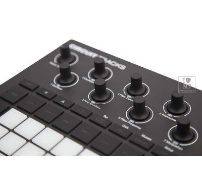 Синтезатор NOVATION Circuit Tracks  11
