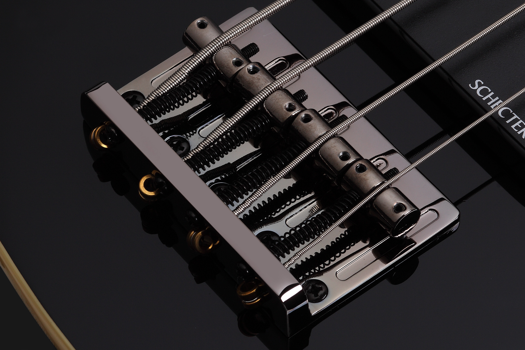 SCHECTER OMEN-4 BLK - чотириструнна бас-гітара 5