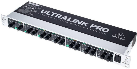 Микшерный пульт Behringer MX882 V2
