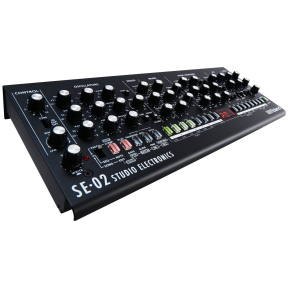 Аналоговий синтезатор Roland SE-02
