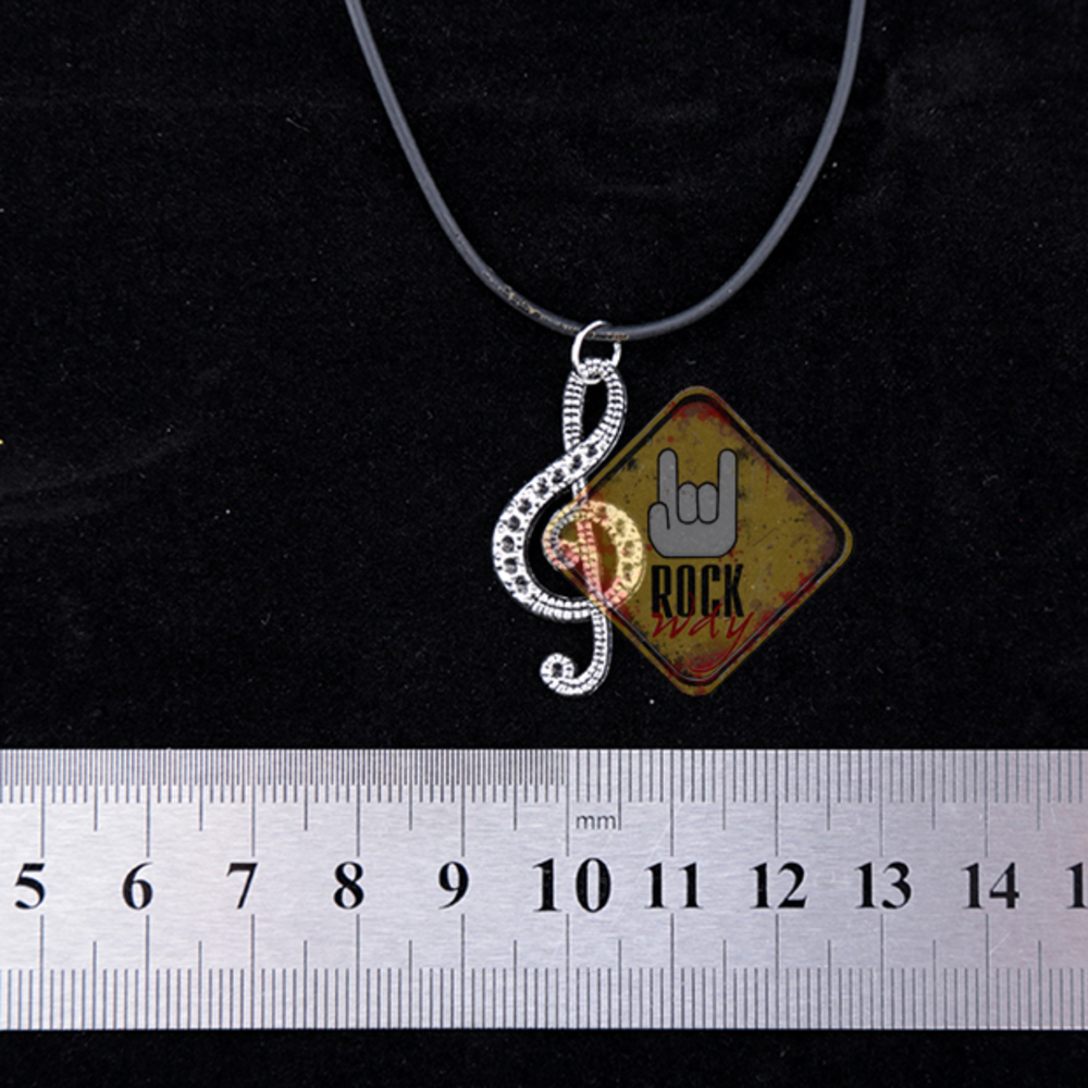 Кулон Скрипичный ключ с узором (серебряный цвет)